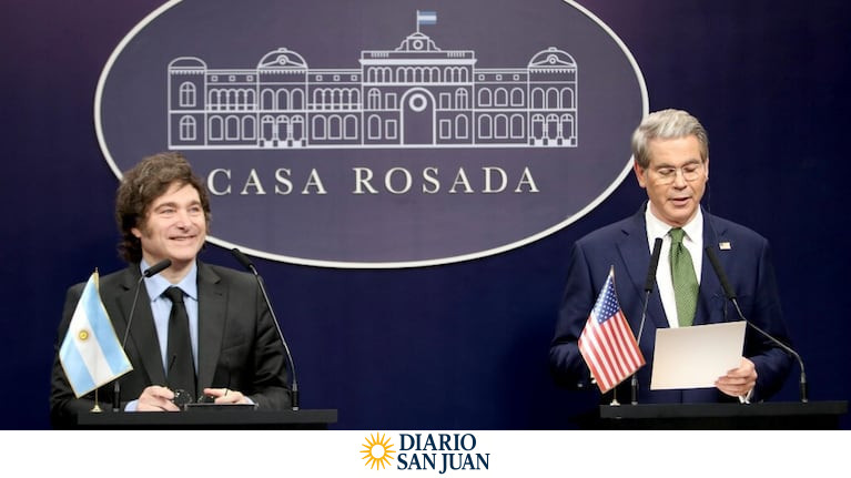 Javier Milei en la declaración conjunta con el secretario del Tesoro de los Estados Unidos, Scott Bessent, en Casa Rosada. (Foto: Presidencia)